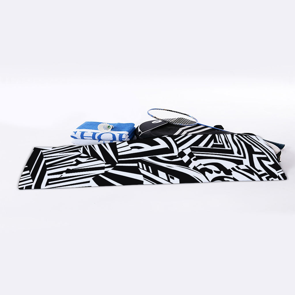 Abstract Dazzle Pattern Print Sports Towel