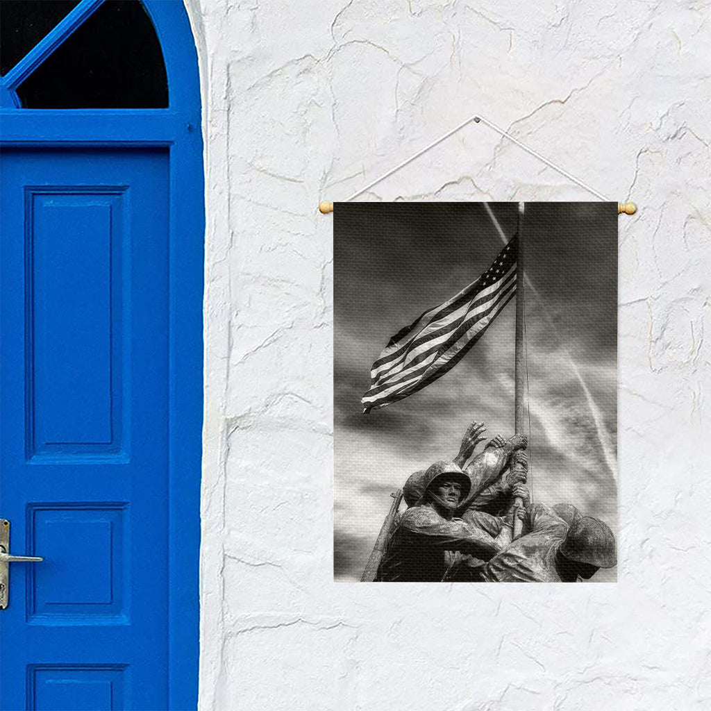 American War Memorial Print Garden Flag