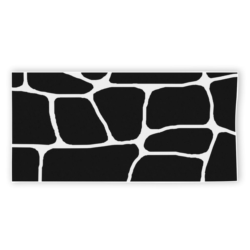 Black And White Giraffe Pattern Print Beach Towel