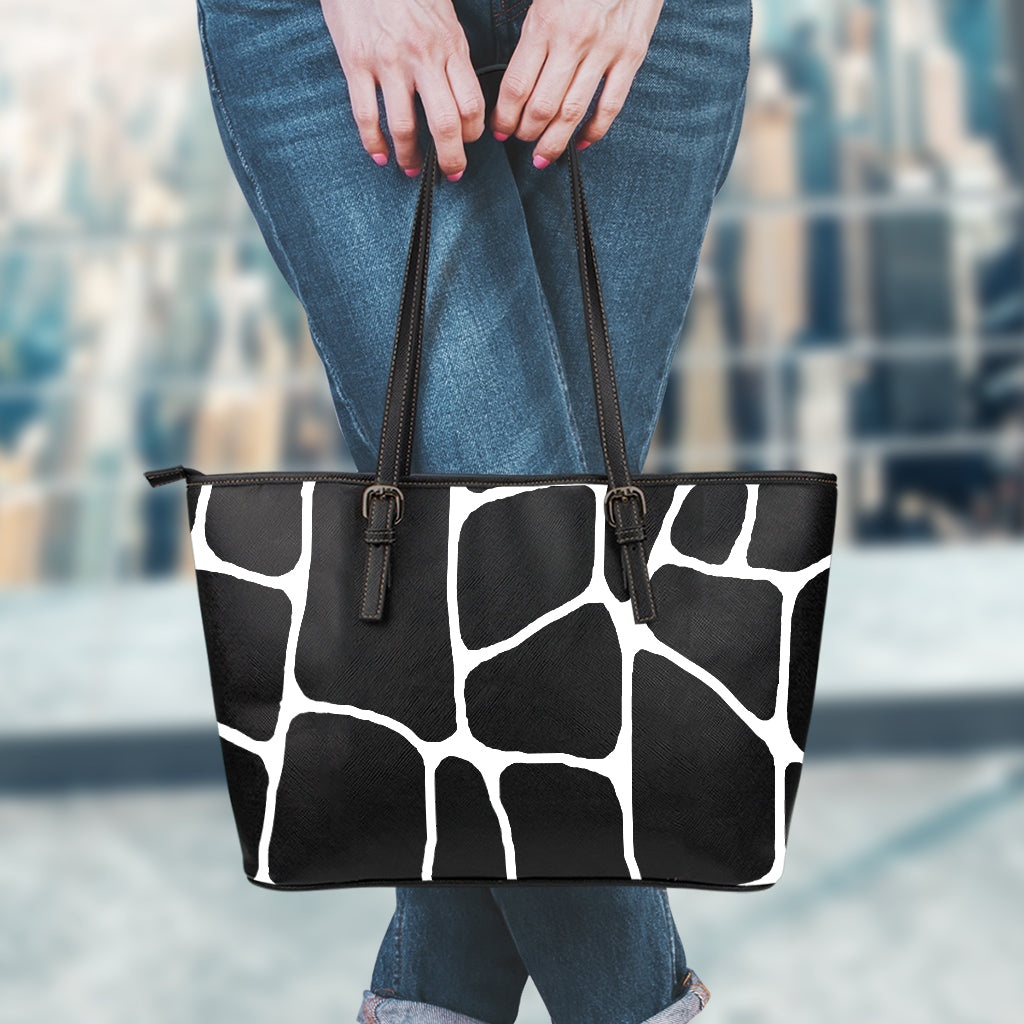 Black And White Giraffe Pattern Print Leather Tote Bag