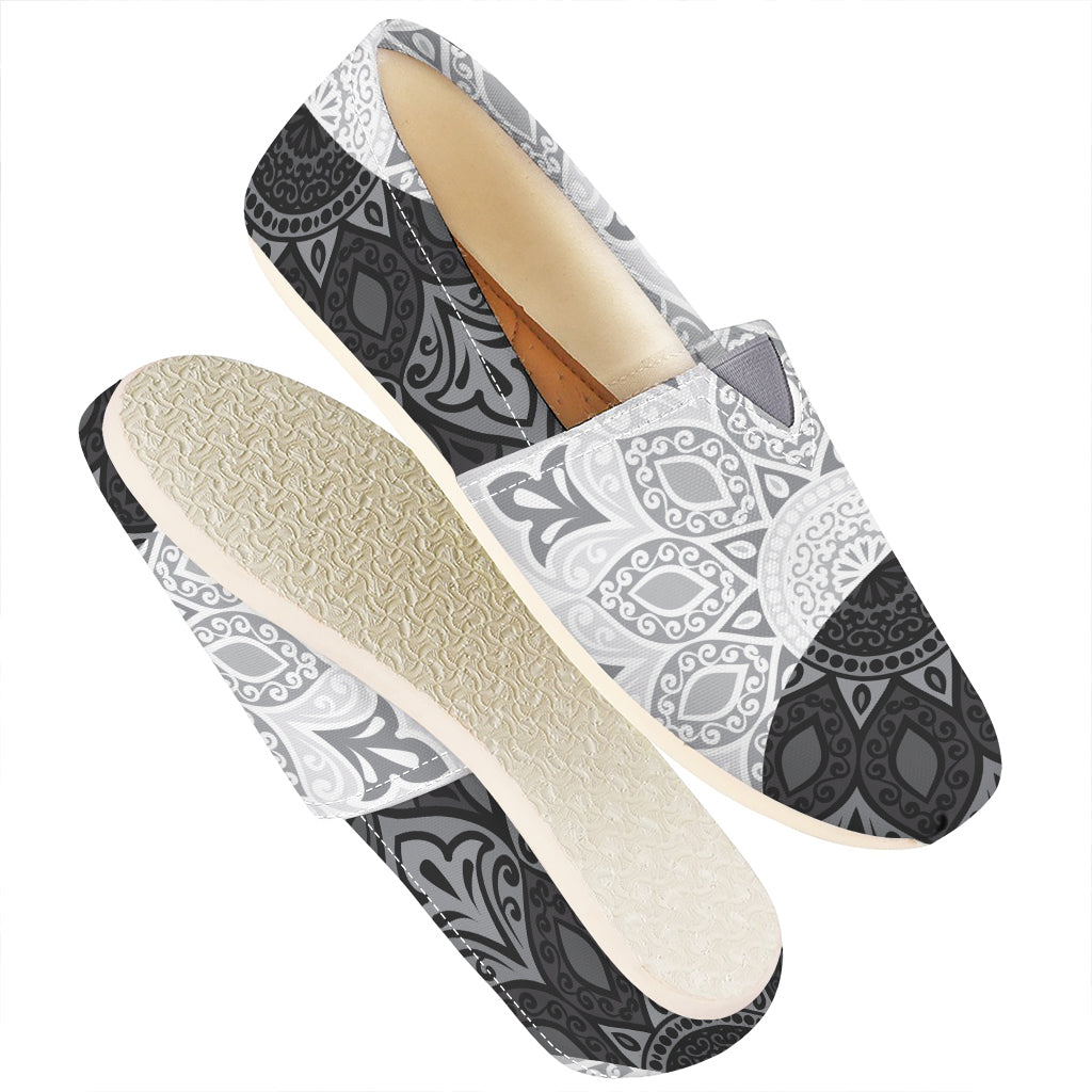 Black And White Yin Yang Mandala Print Casual Shoes