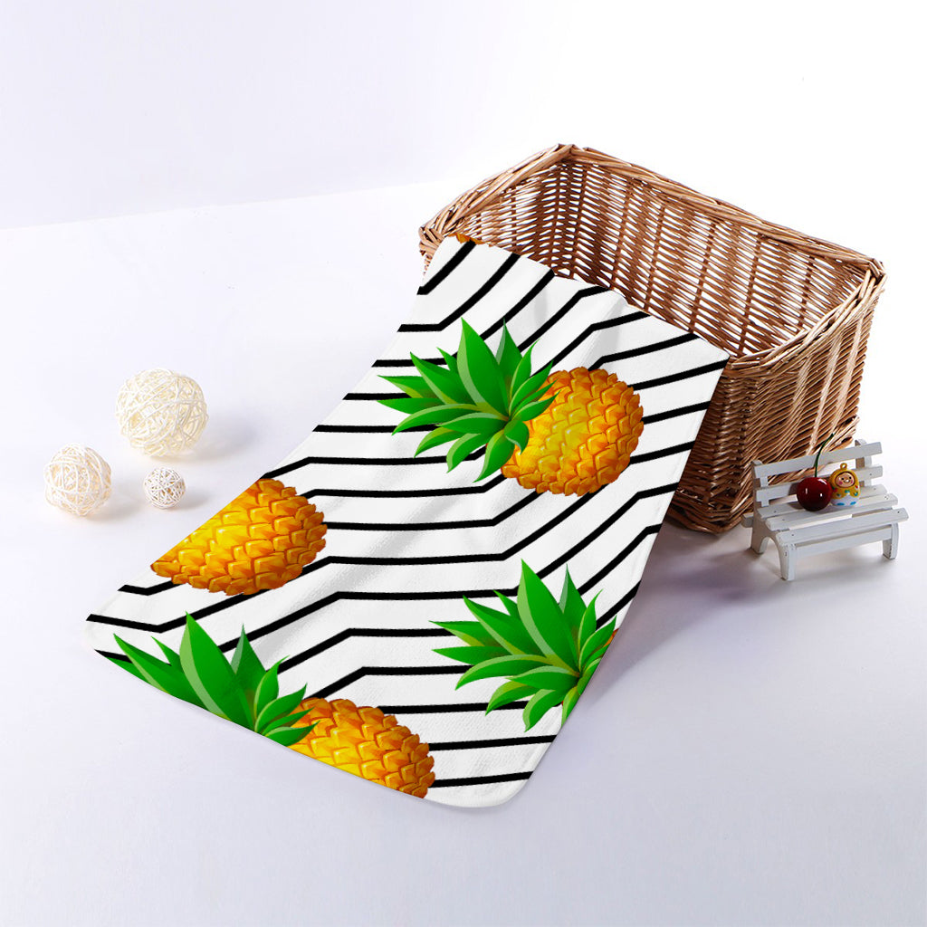 Black Geometric Pineapple Pattern Print Towel
