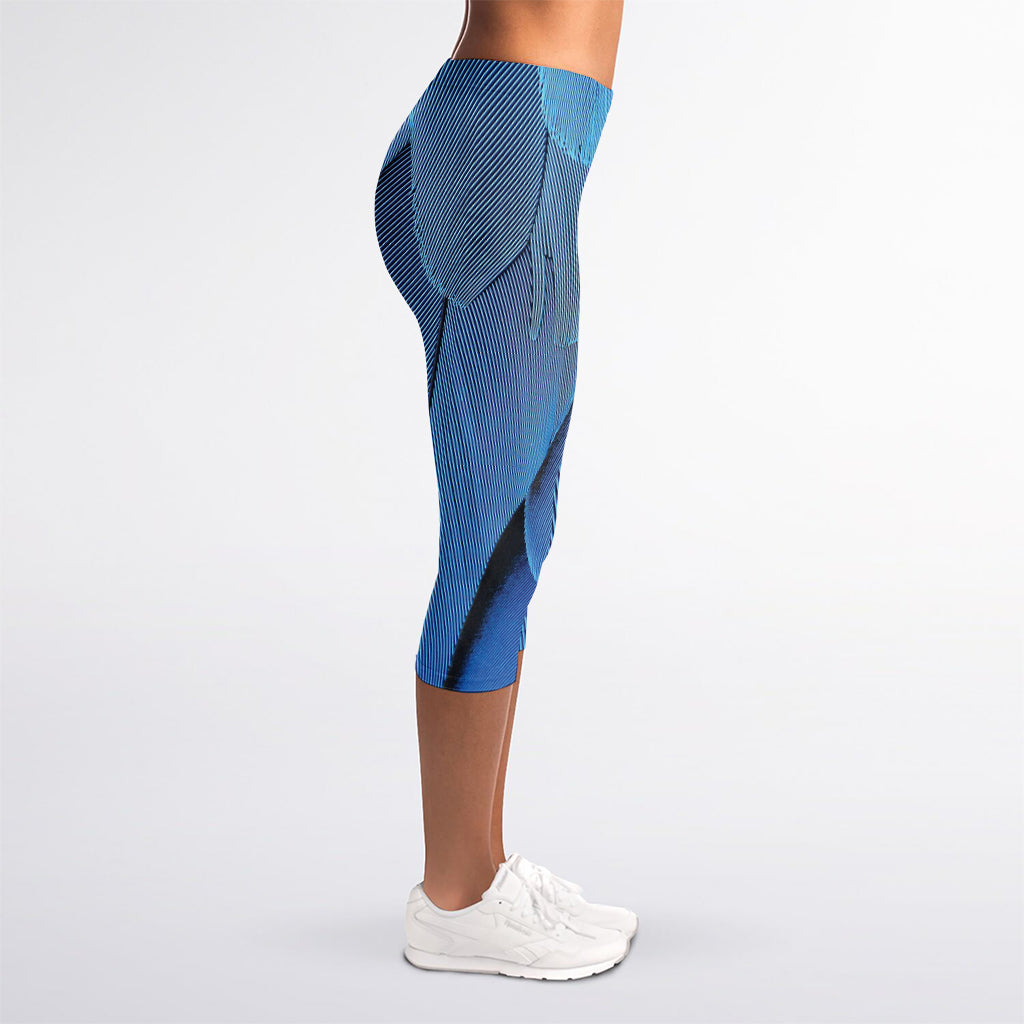 Blue Feather Print Women's Capri Leggings