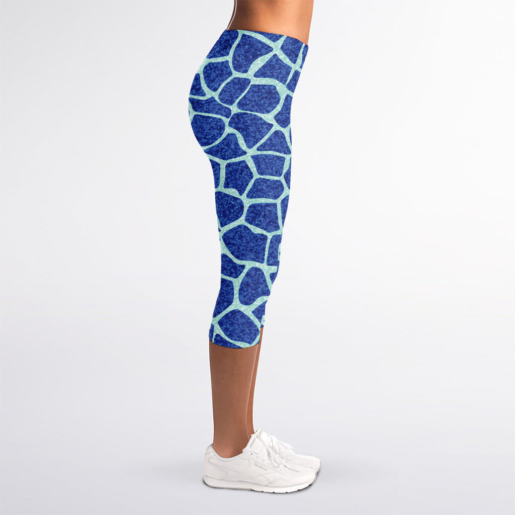 Blue Giraffe Print Women's Capri Leggings