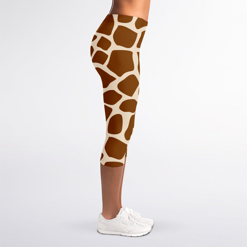 Brown Giraffe Pattern Print Women's Capri Leggings