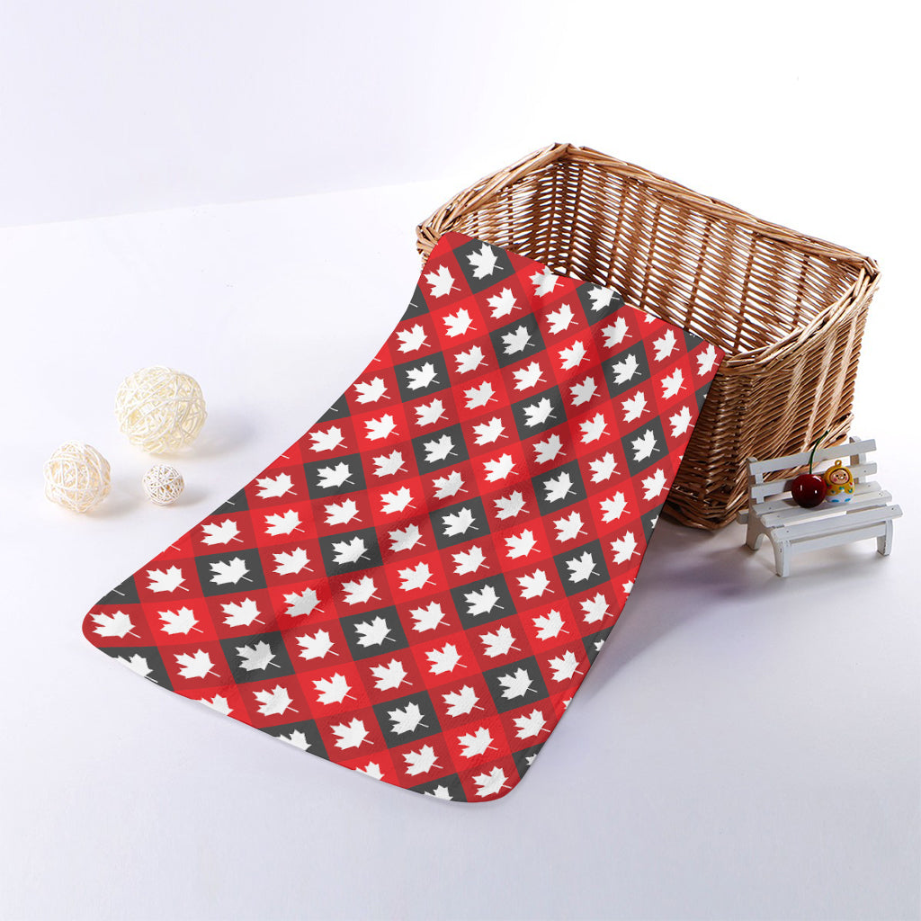 Canada Maple Leaf Pattern Print Towel