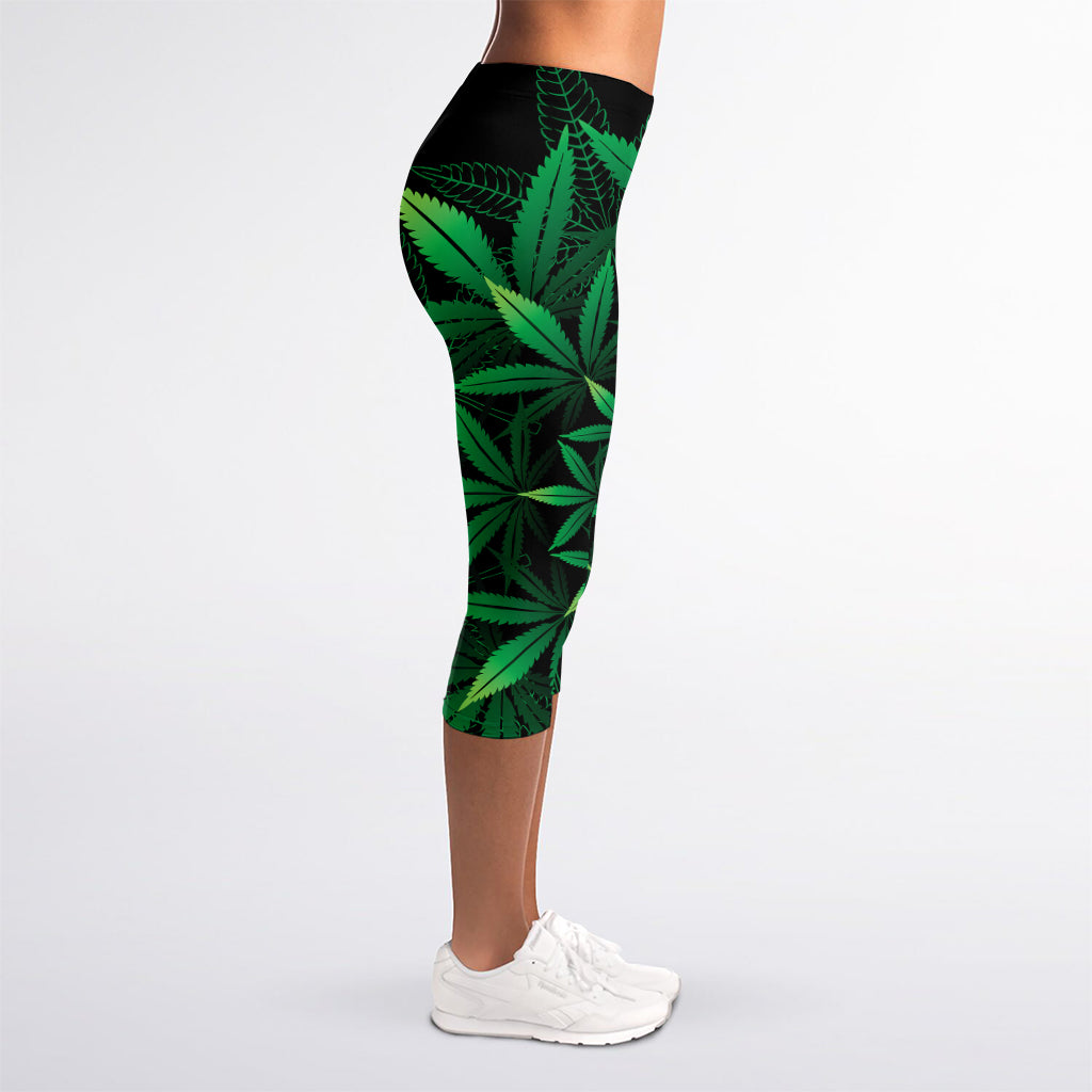 Cannabis Leaf Mandala Print Women's Capri Leggings