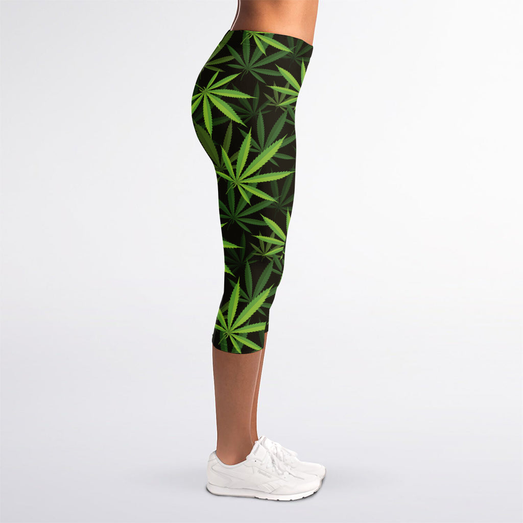 Cannabis Leaves Pattern Print Women's Capri Leggings
