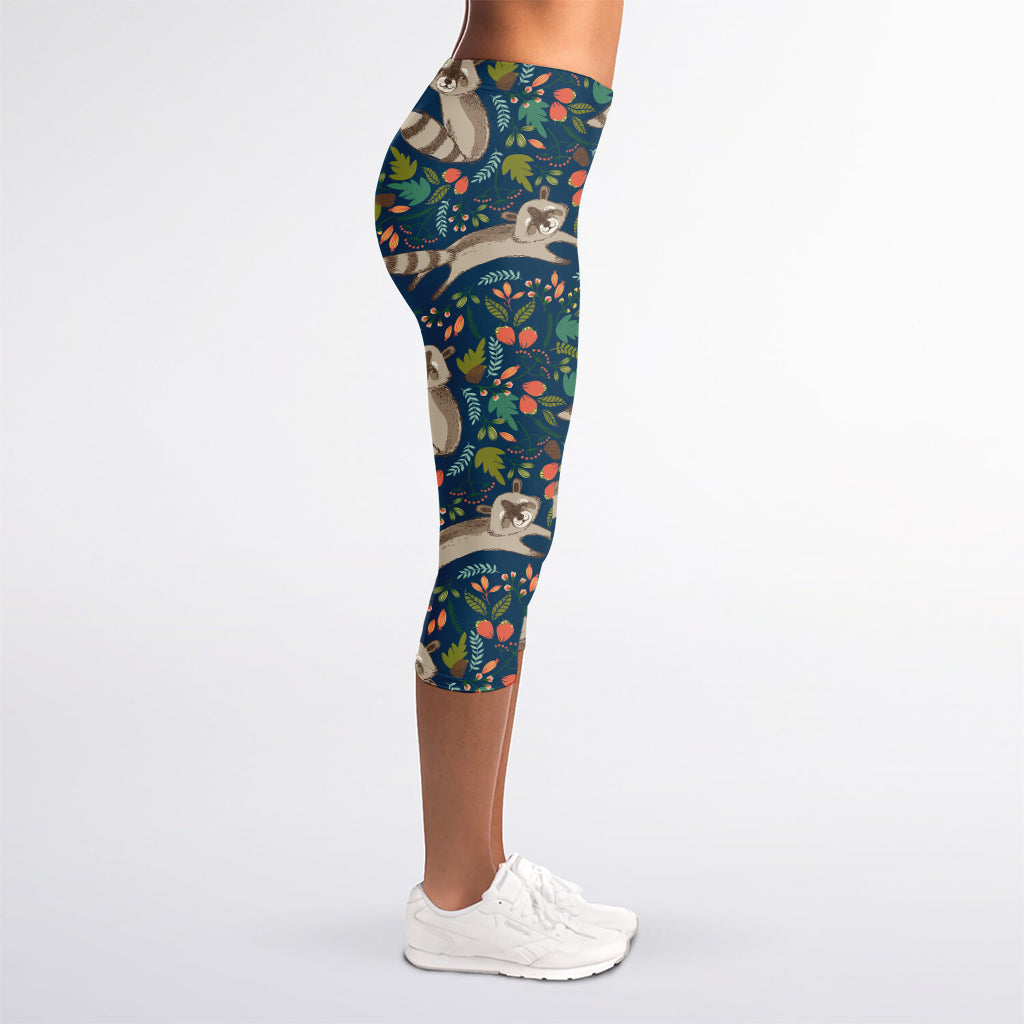 Cartoon Raccoon Pattern Print Women's Capri Leggings