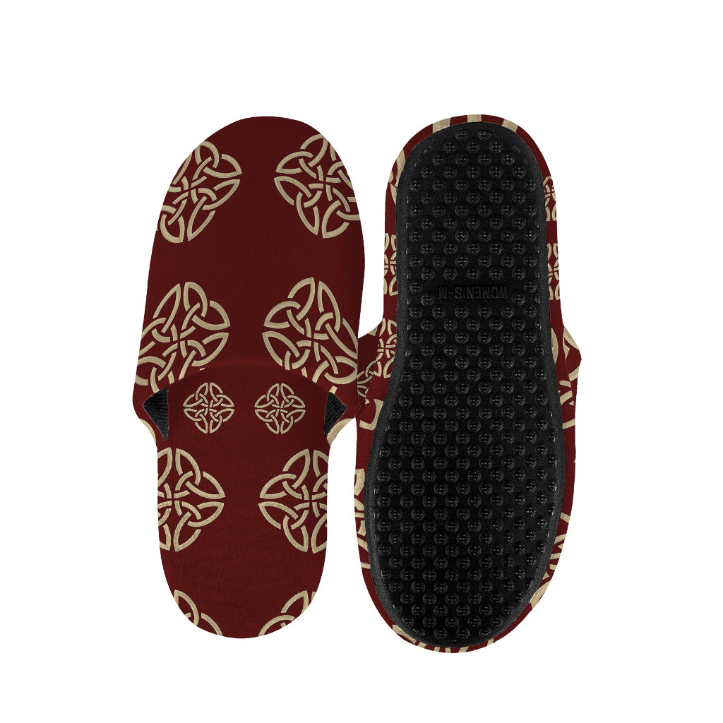 Celtic Knot Symbol Pattern Print Slippers