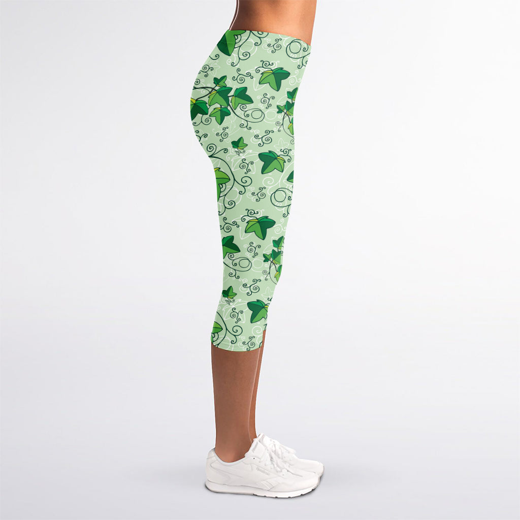 Christmas Ivy Leaf Pattern Print Women's Capri Leggings