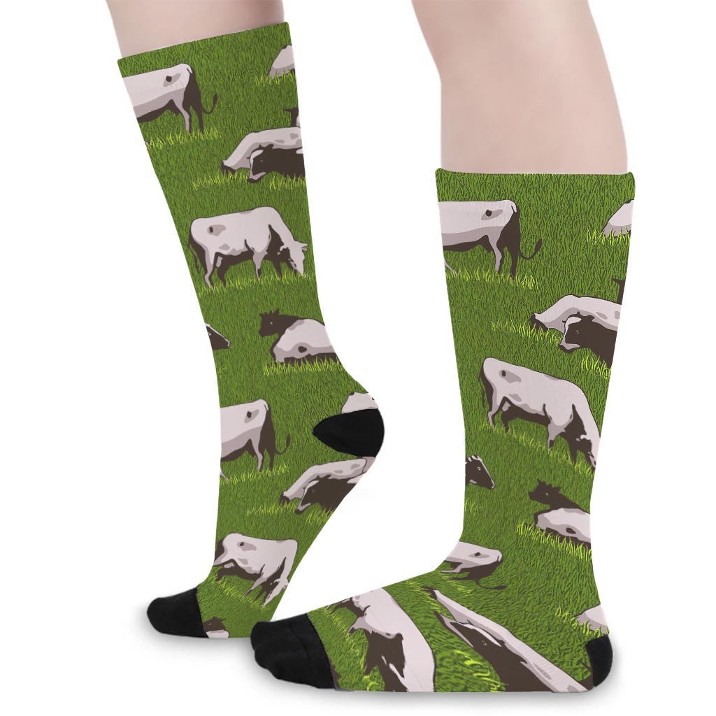 Cow On Green Grass Pattern Print Long Socks