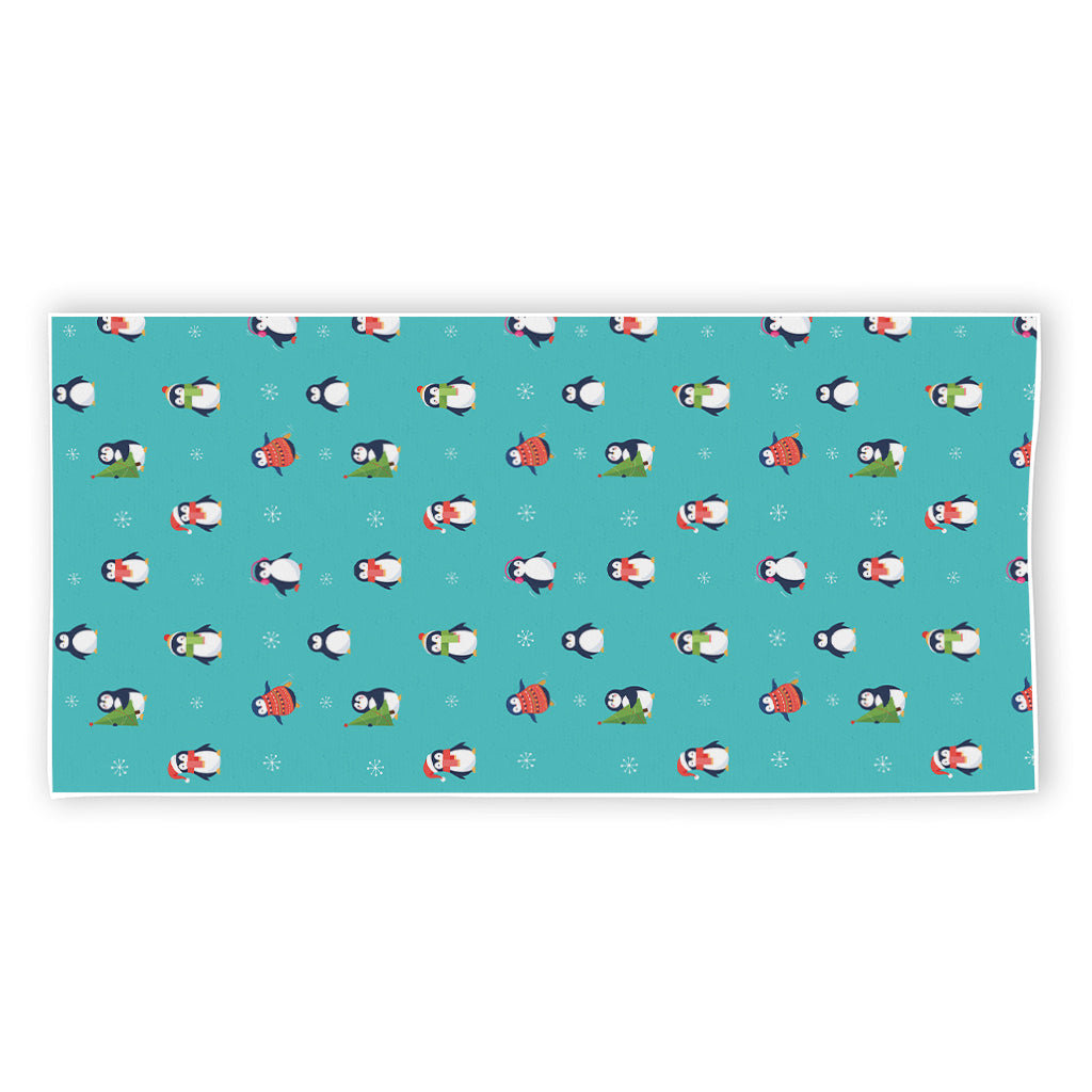 Cute Snowy Penguin Pattern Print Beach Towel