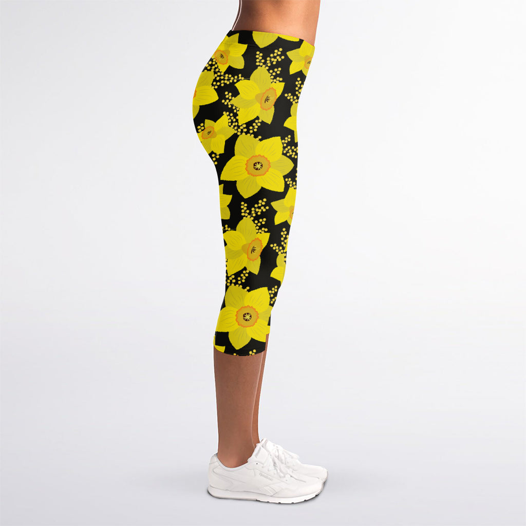 Daffodil And Mimosa Pattern Print Women's Capri Leggings