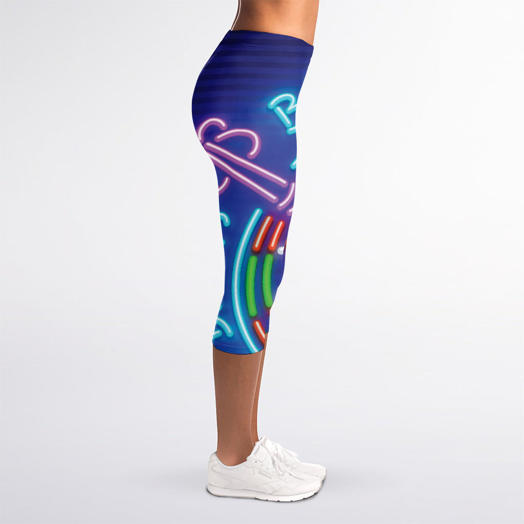 Darts Bar Sign Print Women's Capri Leggings