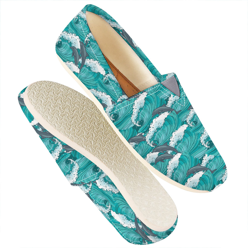 Dolphin Riding Waves Pattern Print Casual Shoes
