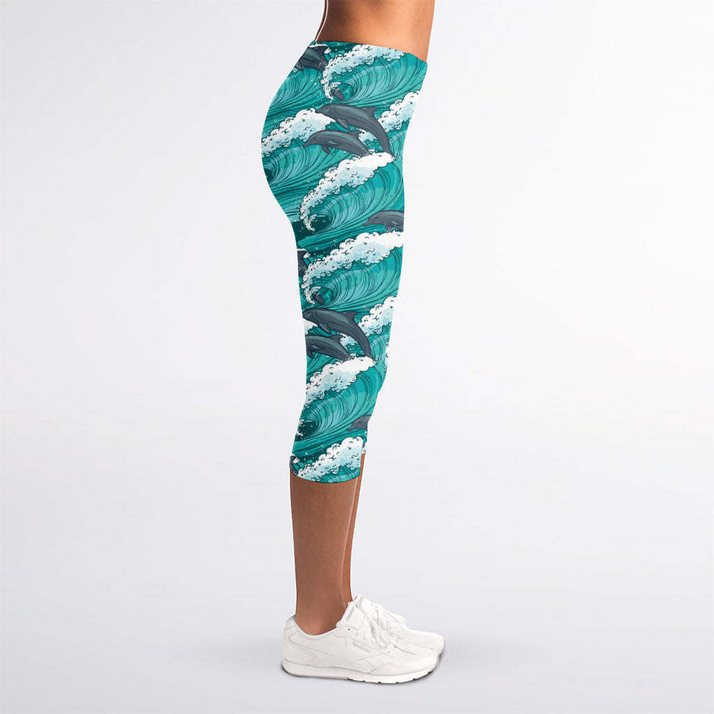 Dolphin Riding Waves Pattern Print Women's Capri Leggings
