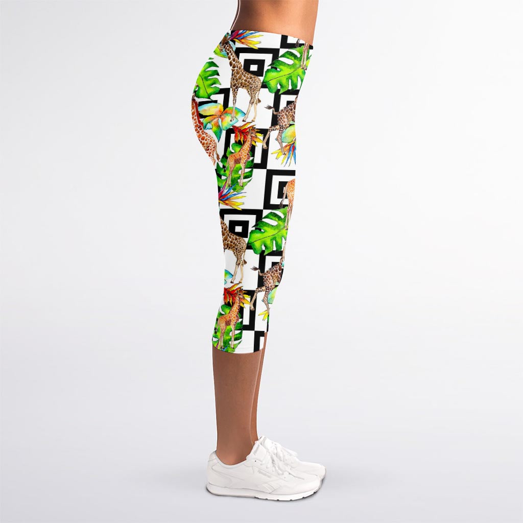 Exotic Tropical Giraffe Pattern Print Women's Capri Leggings