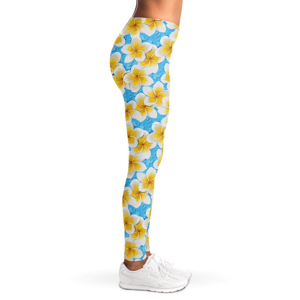 Frangipani On The Water Pattern Print Women's Leggings