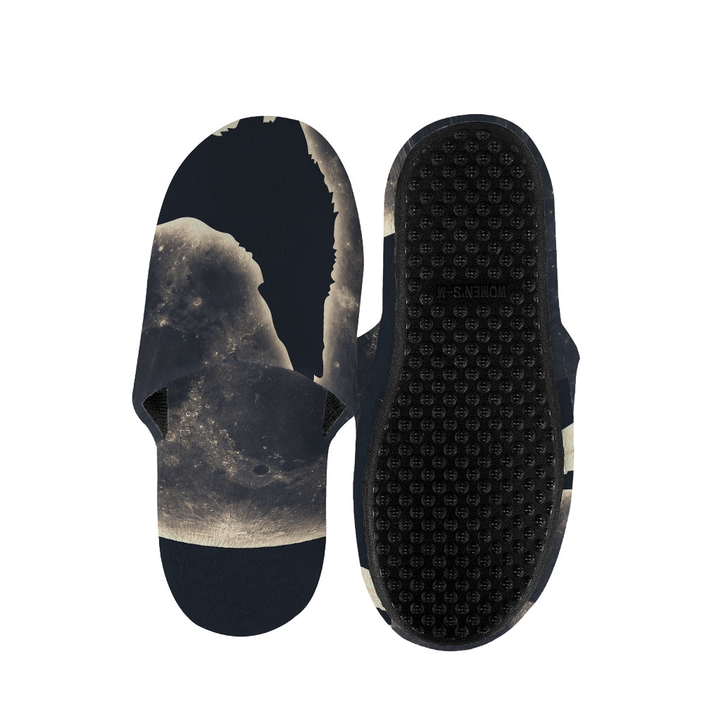 Full Moon Howling Wolf Print Slippers