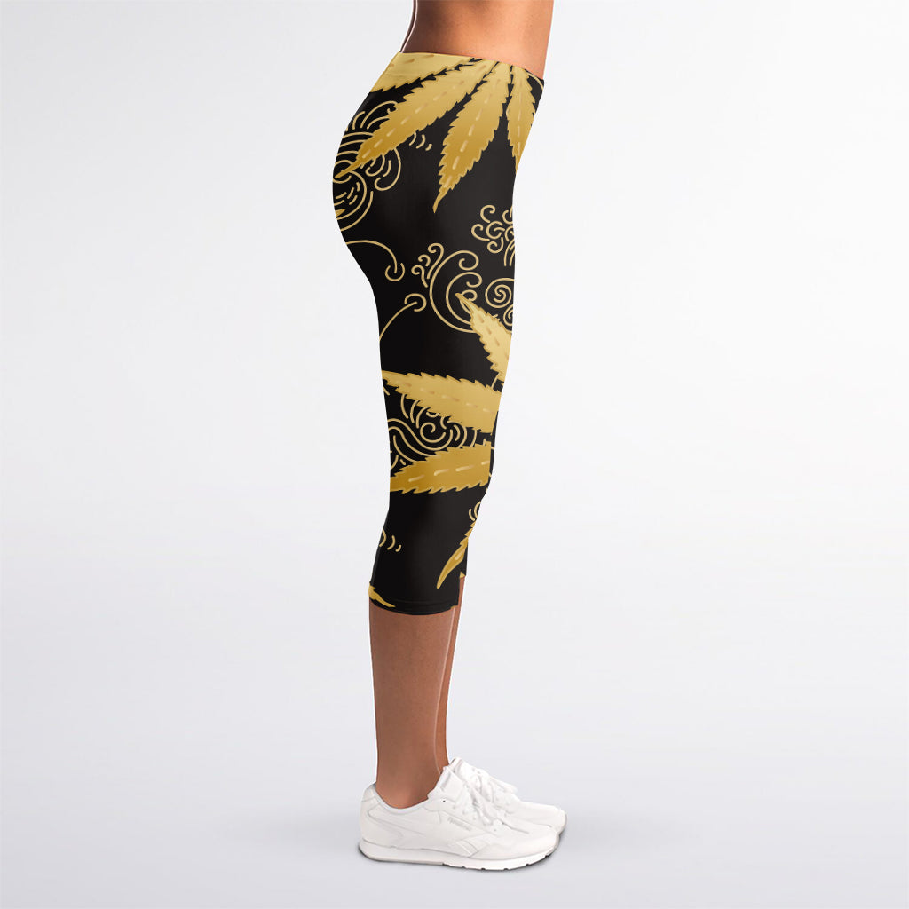 Gold Cannabis Leaf Pattern Print Women's Capri Leggings