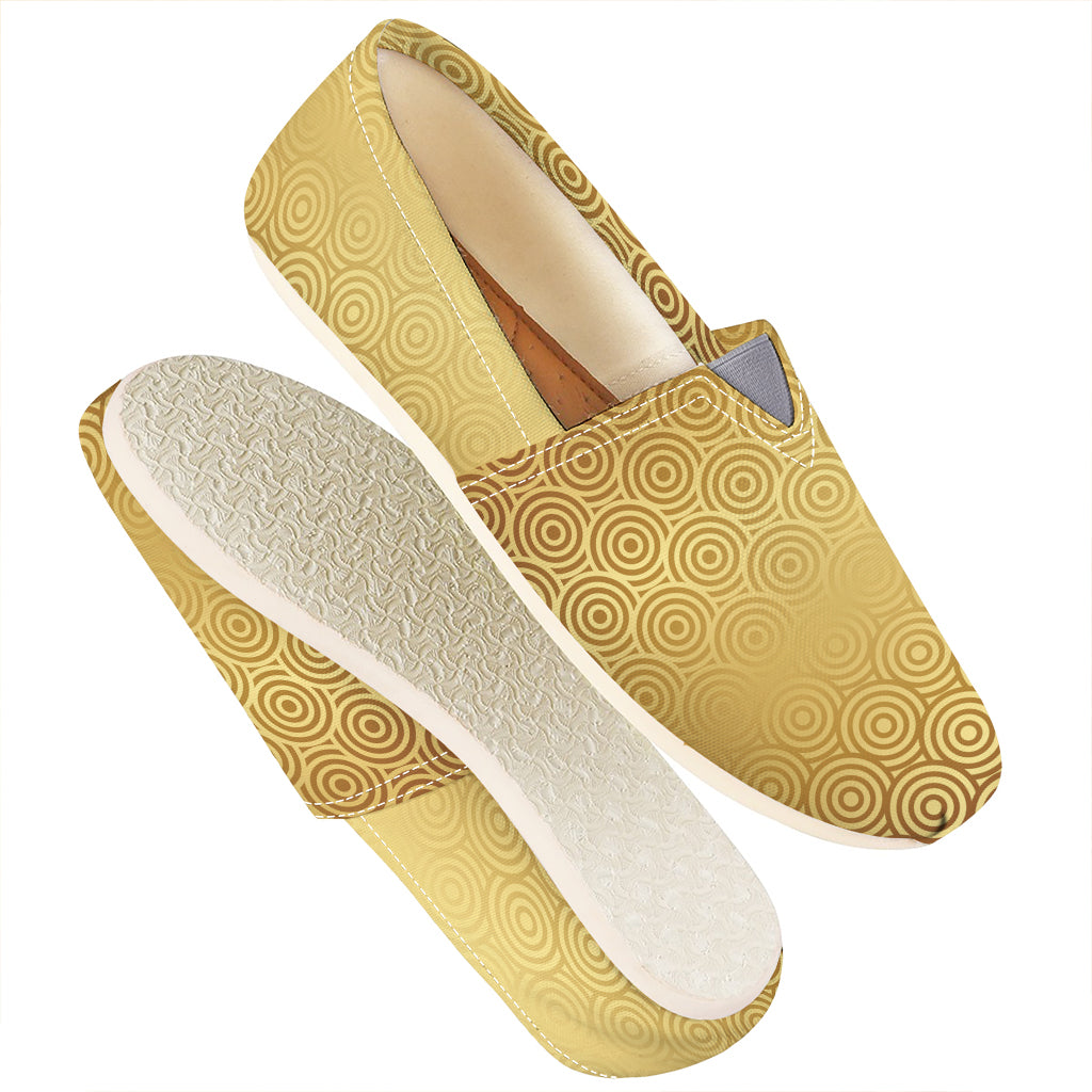 Gold Chinese Pattern Print Casual Shoes