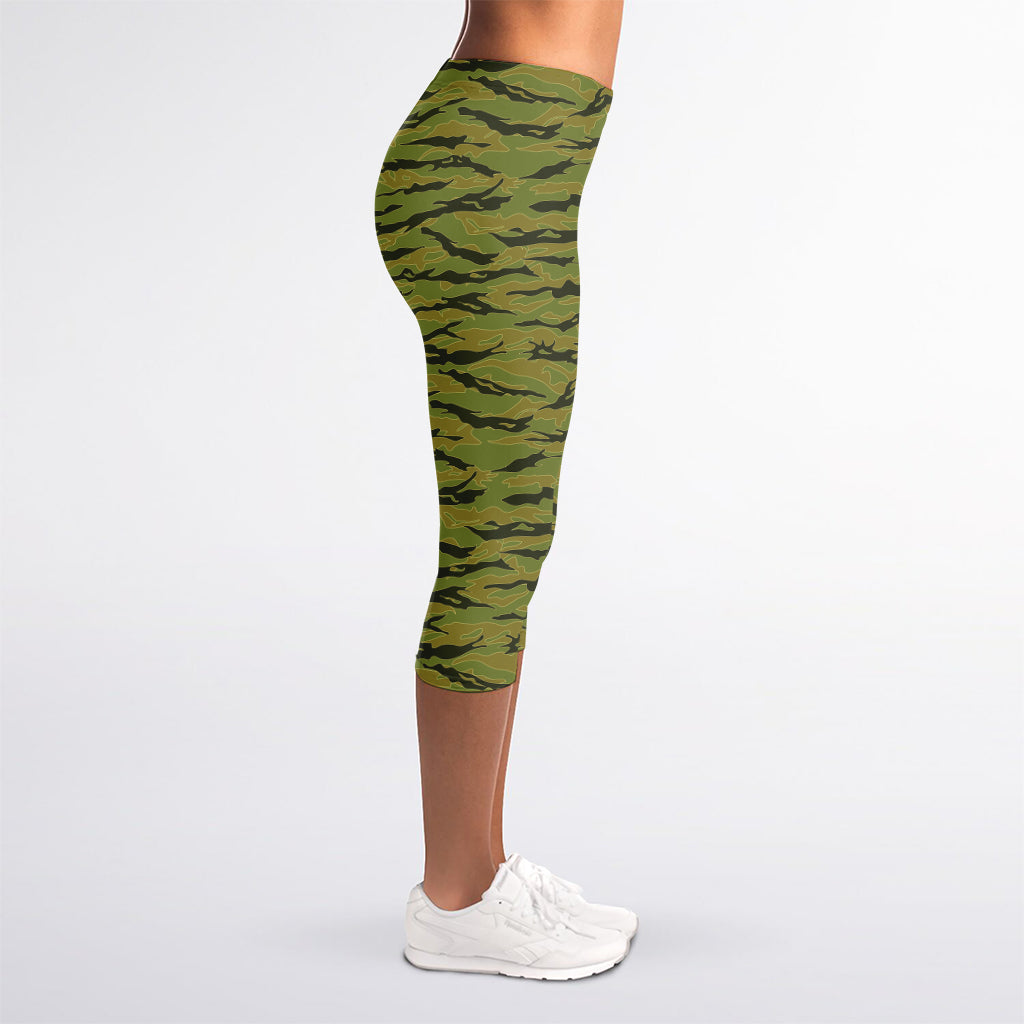 Green Tiger Stripe Camo Pattern Print Women's Capri Leggings