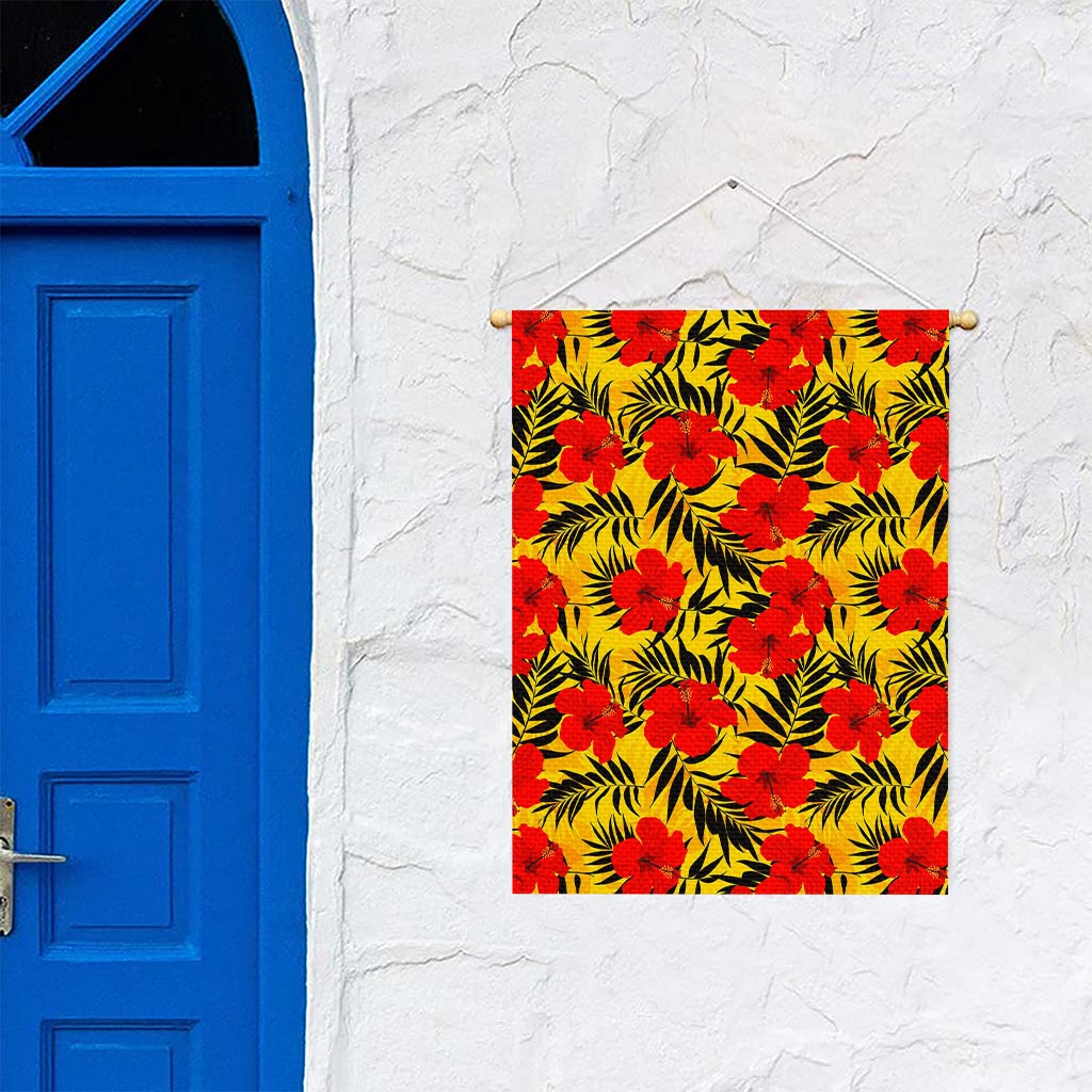 Hawaiian Hibiscus Flowers Pattern Print Garden Flag