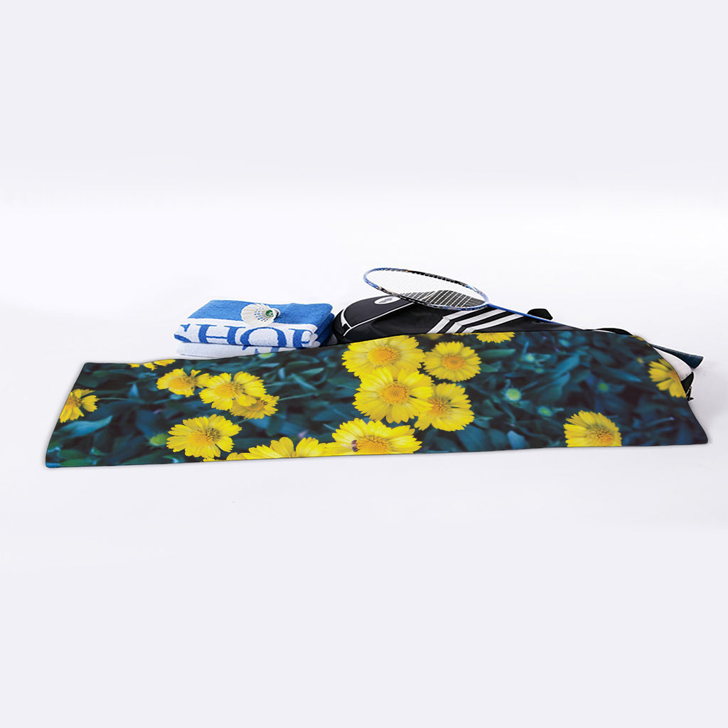 Little Yellow Daisy Print Sports Towel