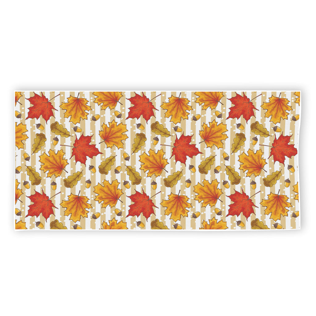 Maple And Oak Pattern Print Beach Towel