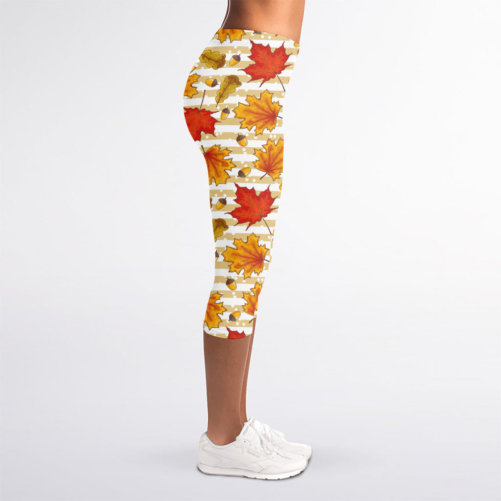 Maple And Oak Pattern Print Women's Capri Leggings