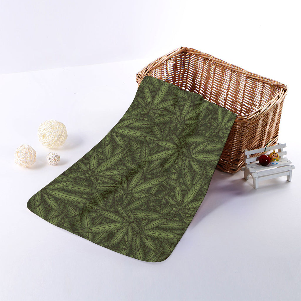 Marijuana Leaf Pattern Print Towel