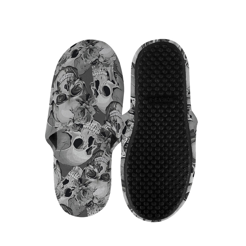 Monochrome Skull Flowers Pattern Print Slippers