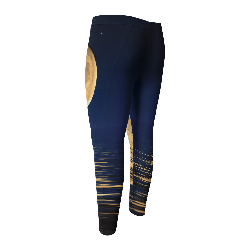 Moonlight On The Sea Print Men's Compression Pants