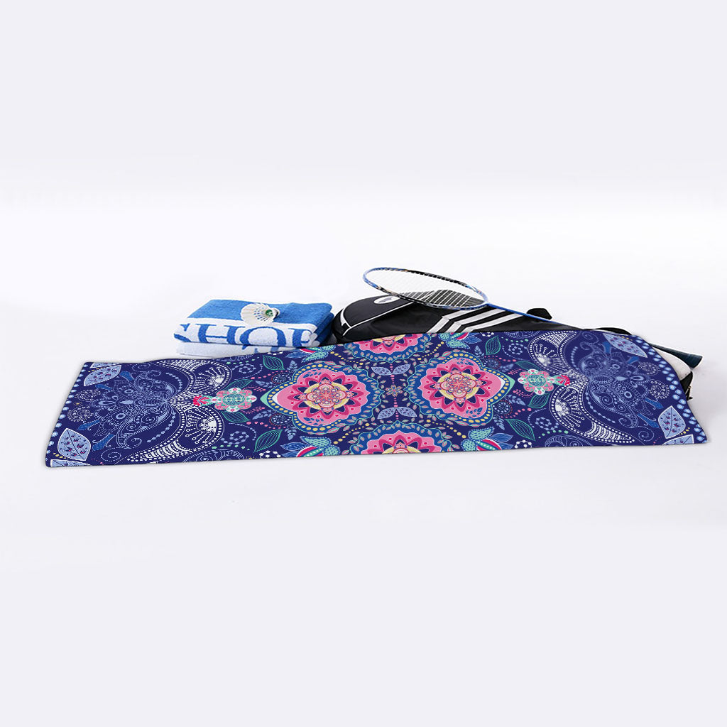 Ornamental Paisley Mandala Print Sports Towel