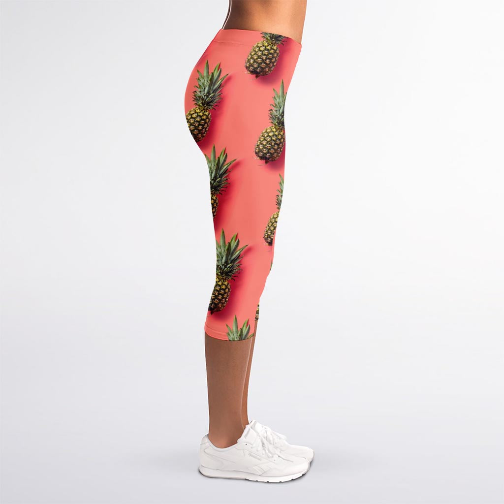 Pastel Pink Pineapple Pattern Print Women's Capri Leggings