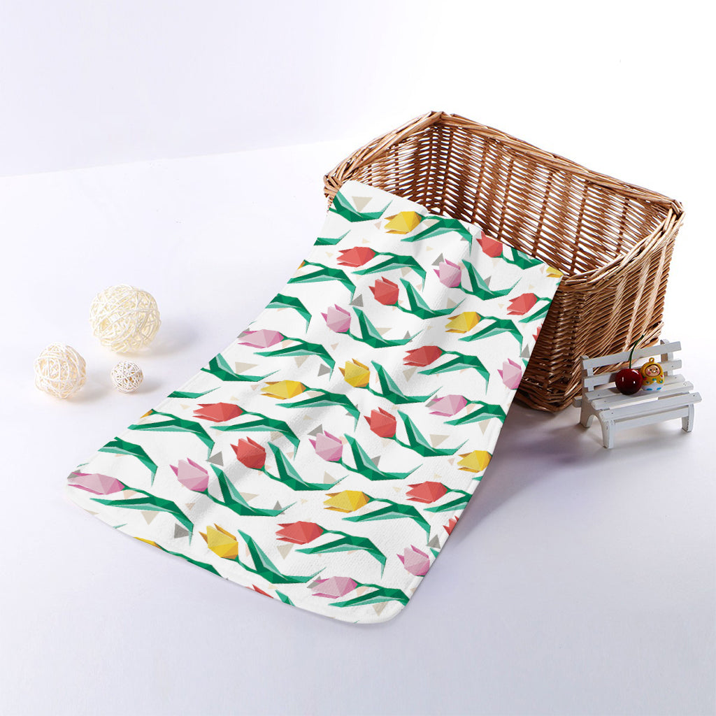 Polygon Tulip Pattern Print Towel