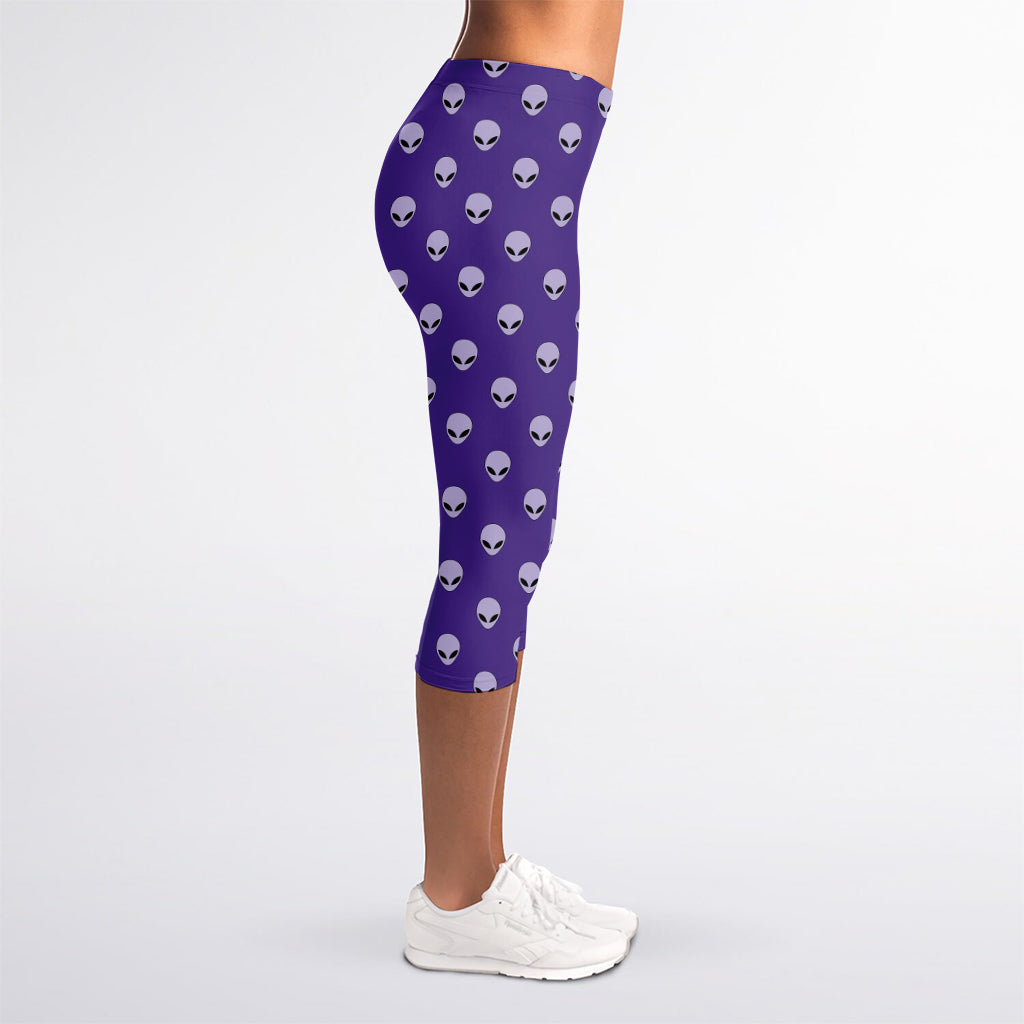 Purple Alien Face Pattern Print Women's Capri Leggings