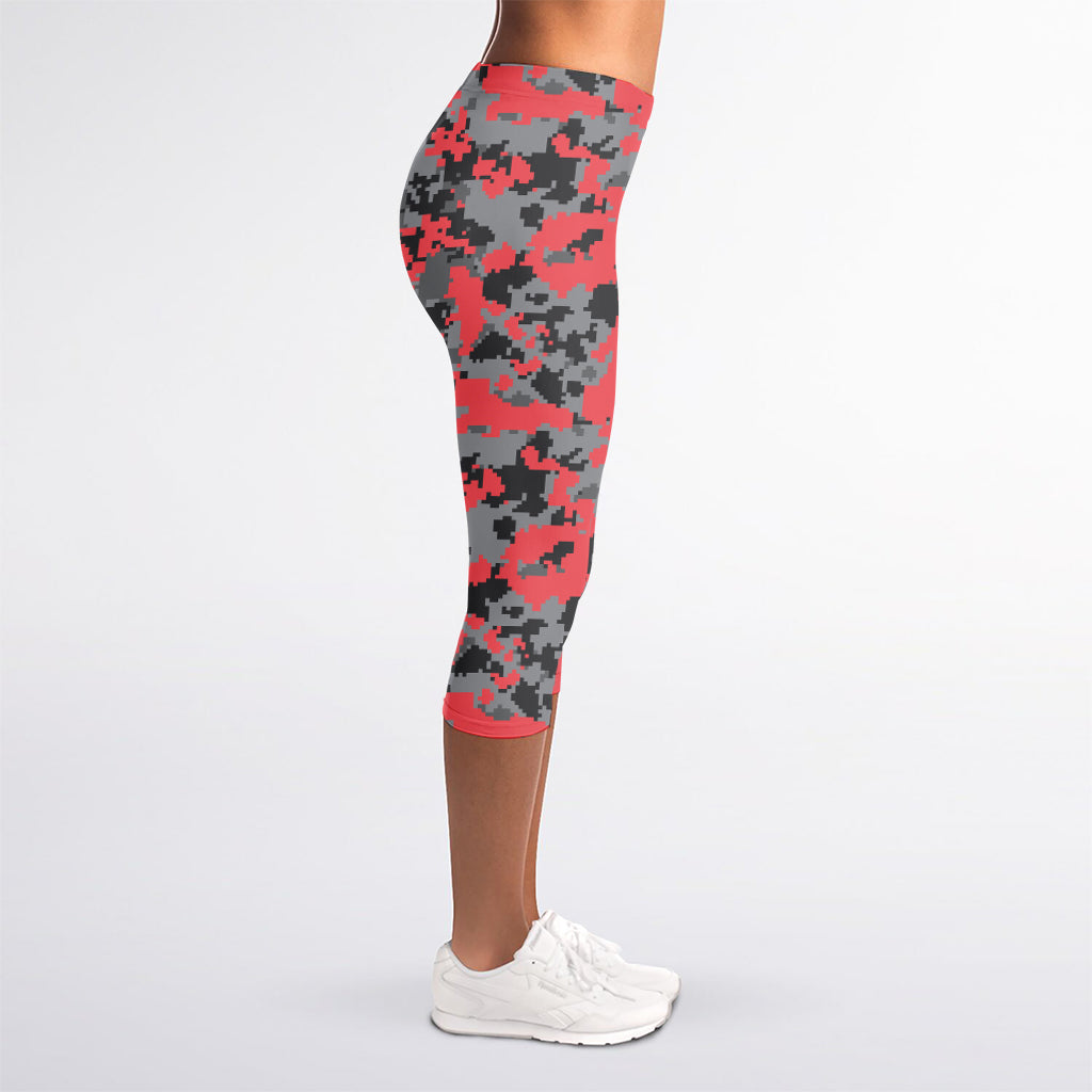 Red And Grey Digital Camo Pattern Print Women's Capri Leggings