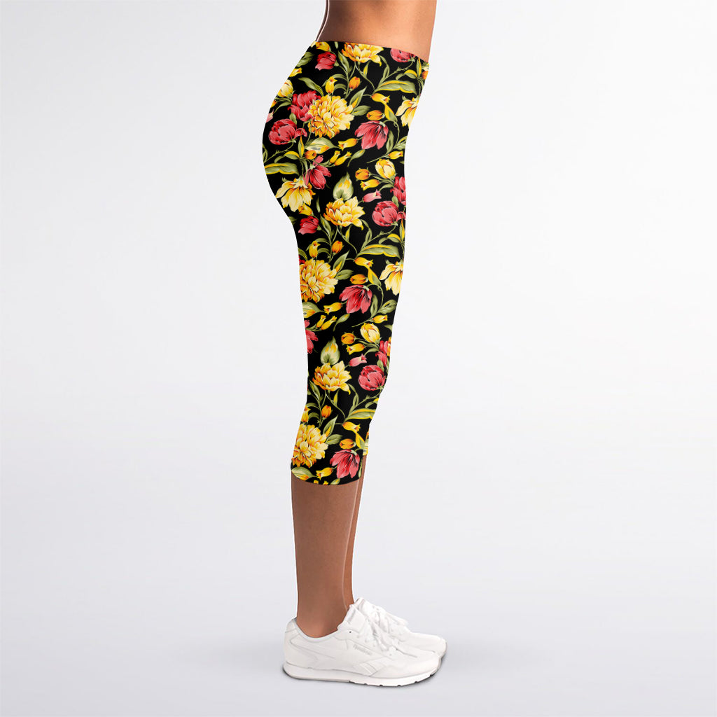 Red And Yellow Flowers Print Women's Capri Leggings