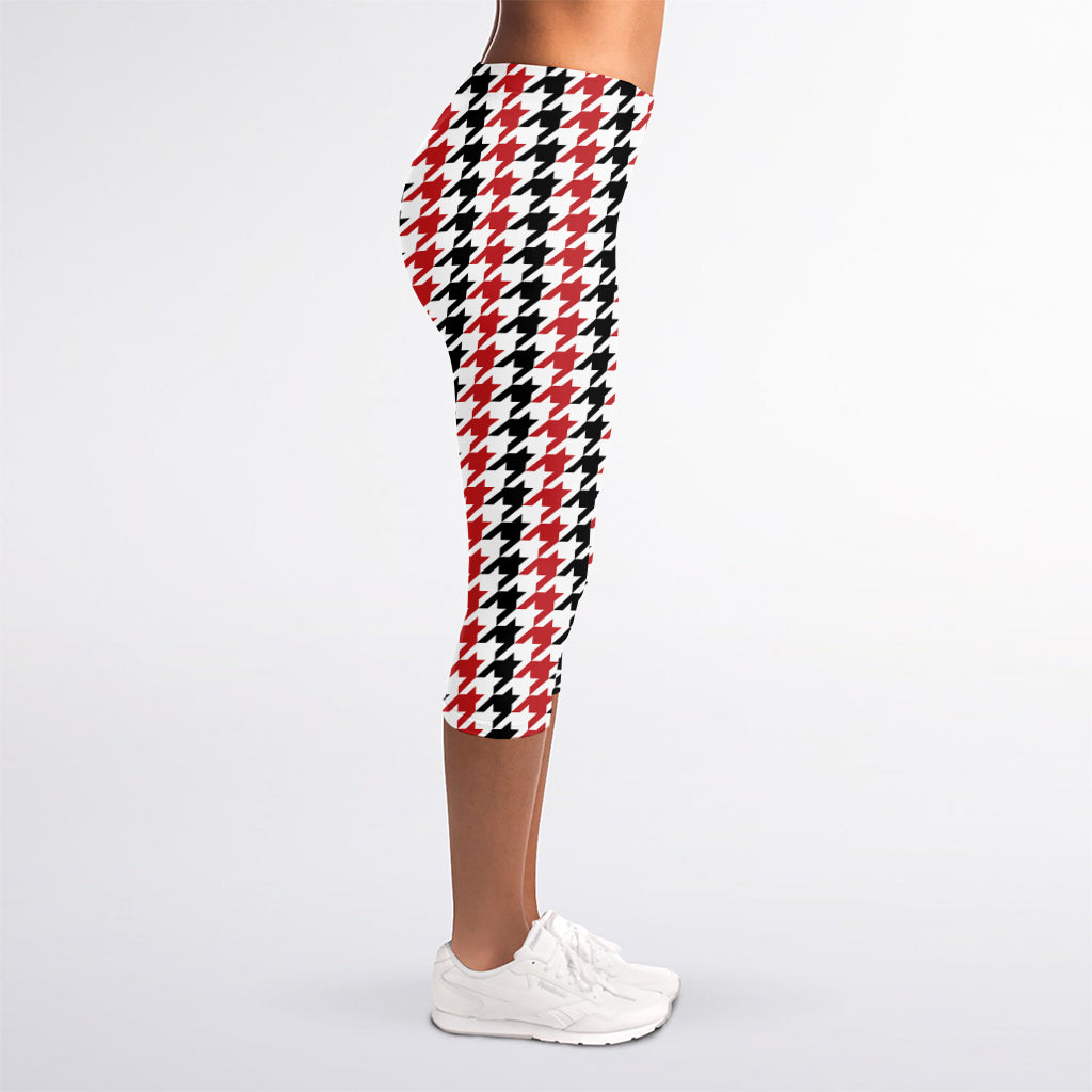 Red Black And White Houndstooth Print Women's Capri Leggings