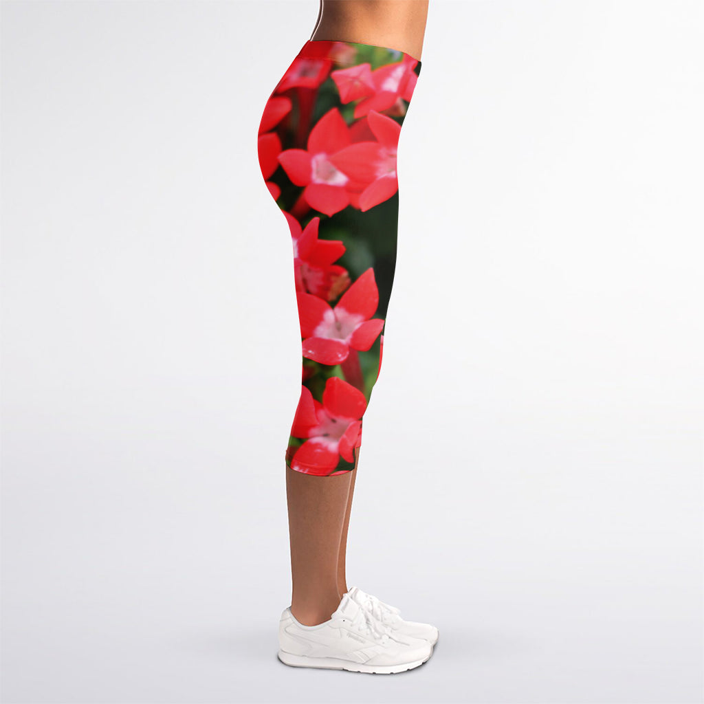 Red Bouvardia Print Women's Capri Leggings