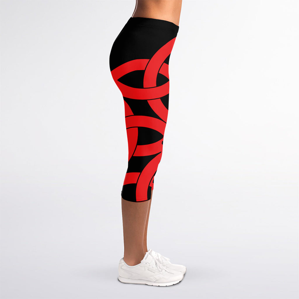 Red Celtic Knot Print Women's Capri Leggings