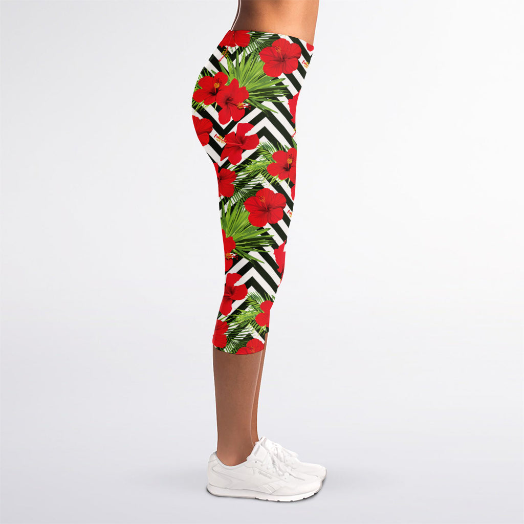Red Hibiscus Chevron Pattern Print Women's Capri Leggings