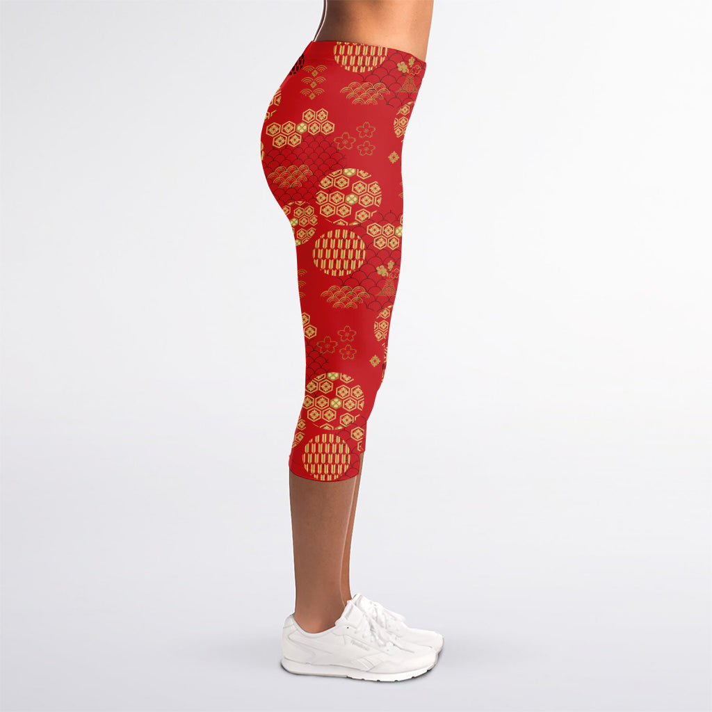 Red Japanese Pattern Print Women's Capri Leggings