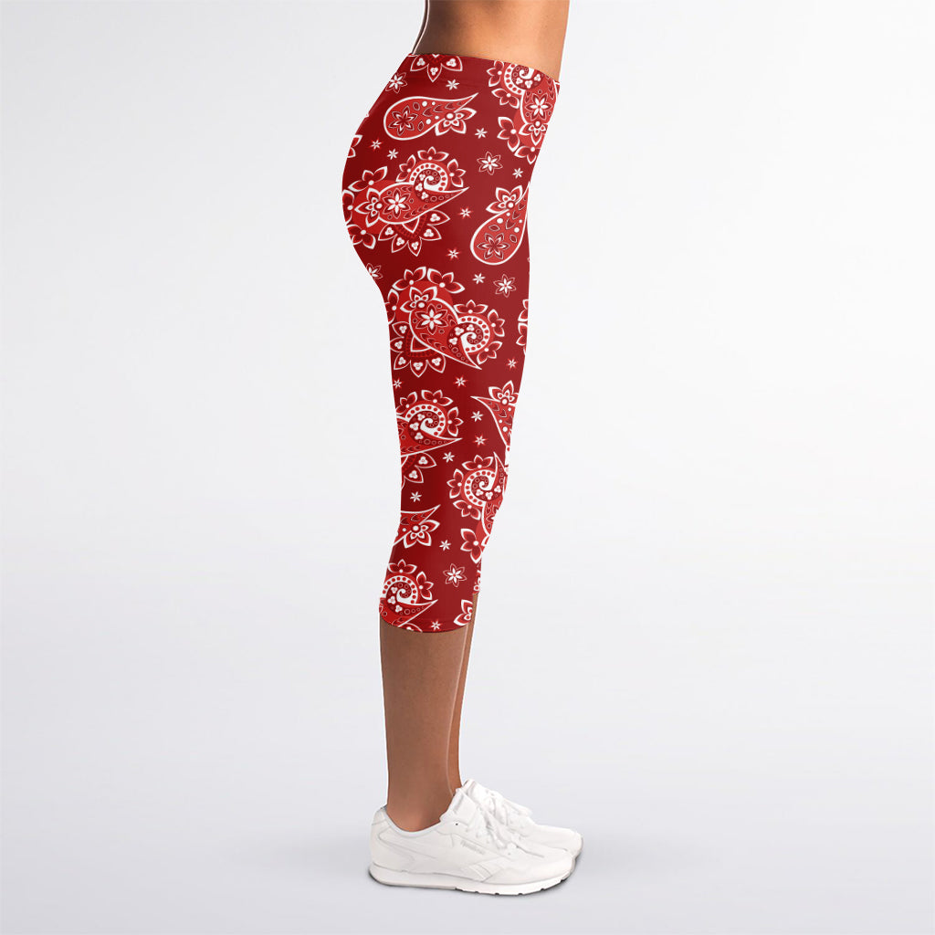 Red Paisley Pattern Print Women's Capri Leggings