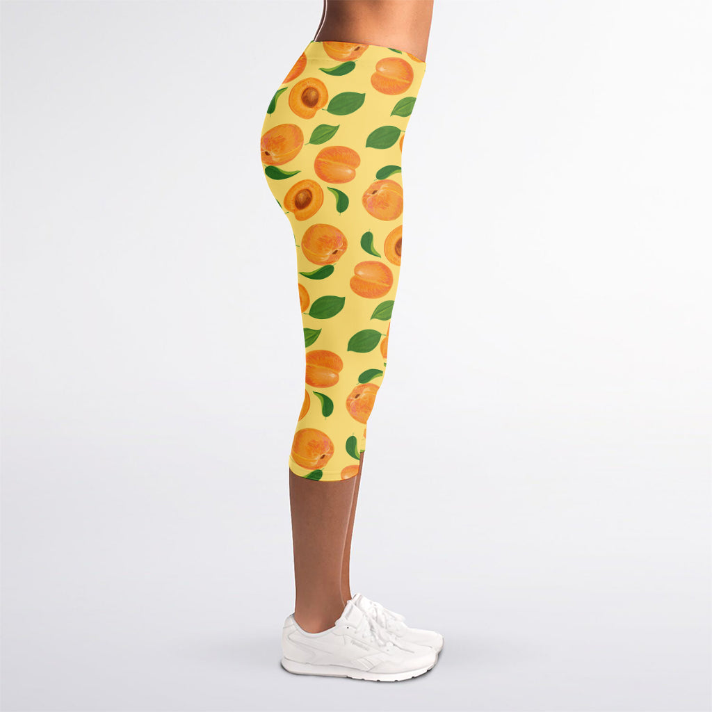 Ripe Apricot Fruit Pattern Print Women's Capri Leggings