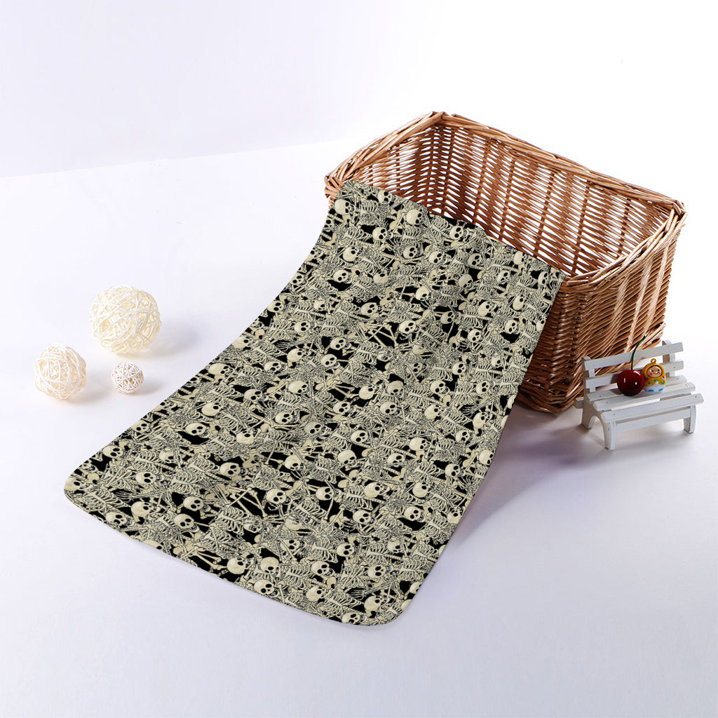 Scary Skeleton Pattern Print Towel