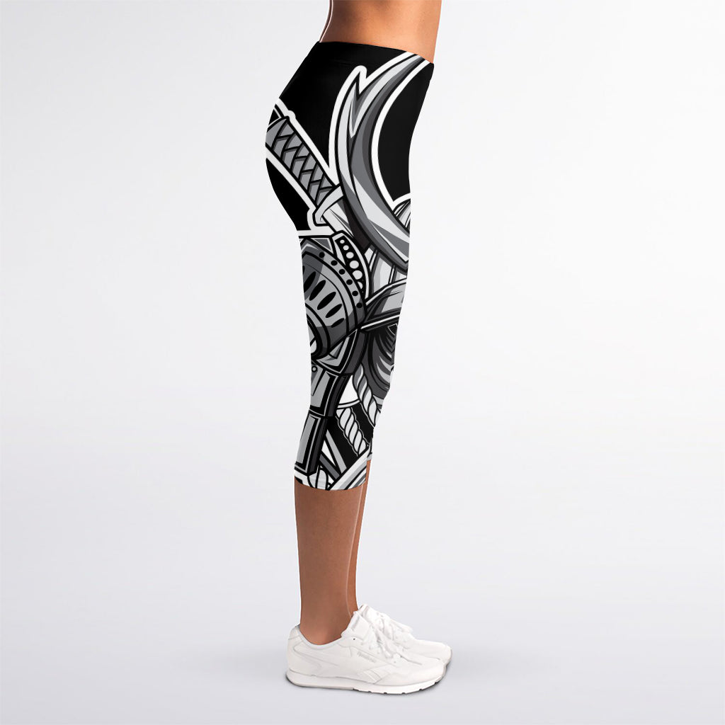 Silver Samurai Mask Print Women's Capri Leggings