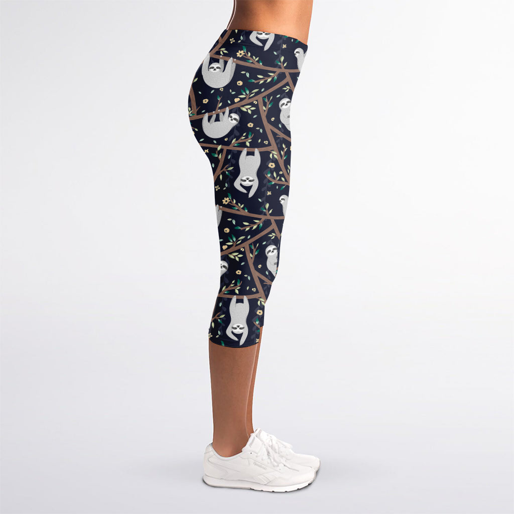 Sloth Family Pattern Print Women's Capri Leggings